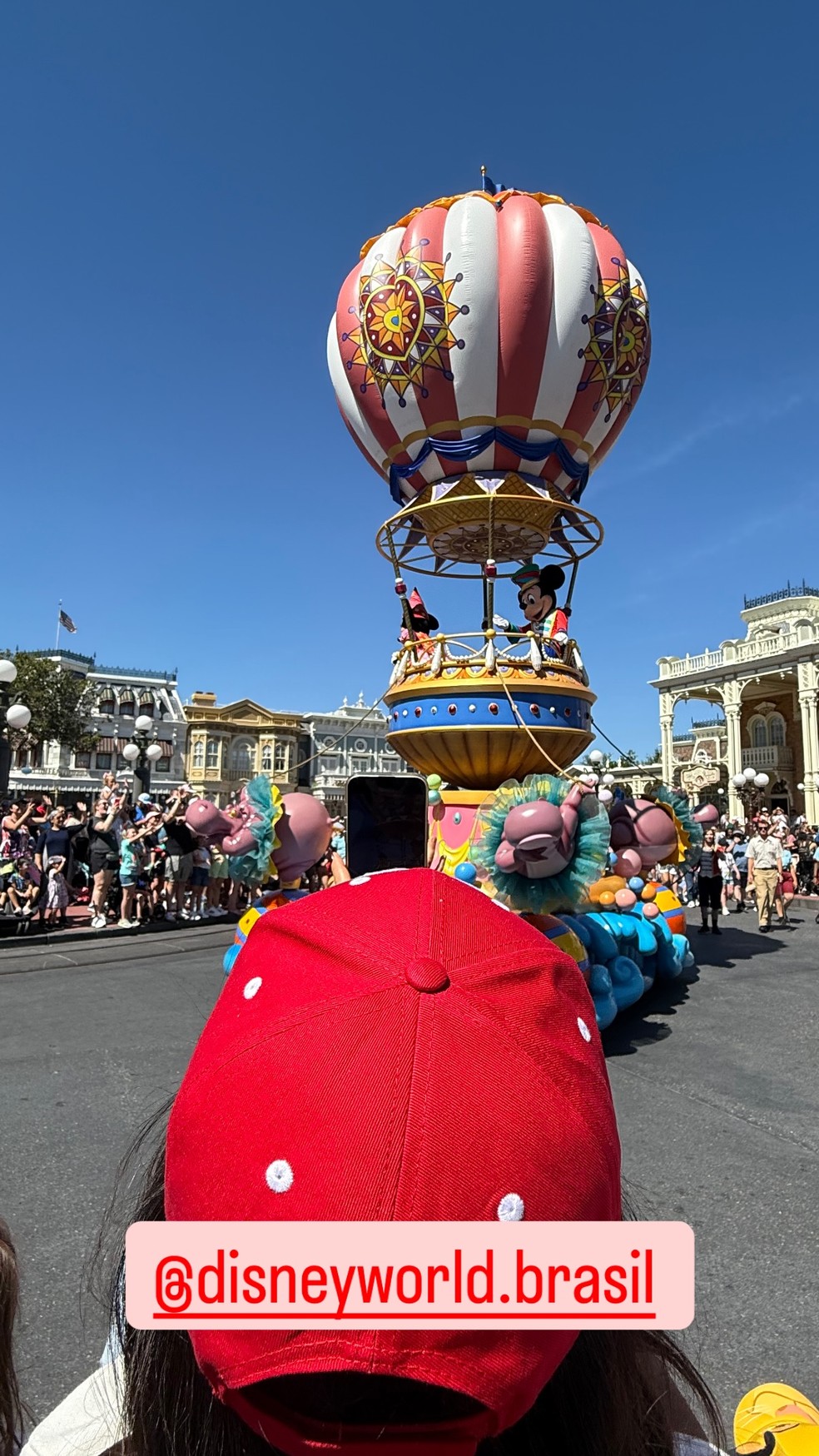 Sabrina Sato e Nicolas Prattes curtem Disney com Zoe — Foto: Reprodução/Instagram