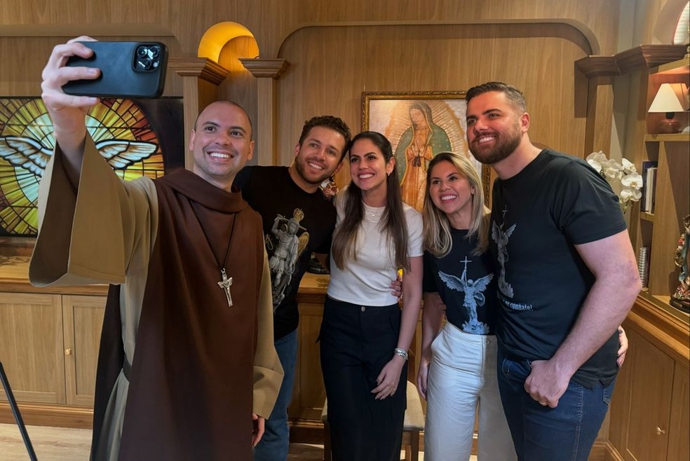Natália Toscano aparece com Zé Neto em momento religioso após boatos de ...