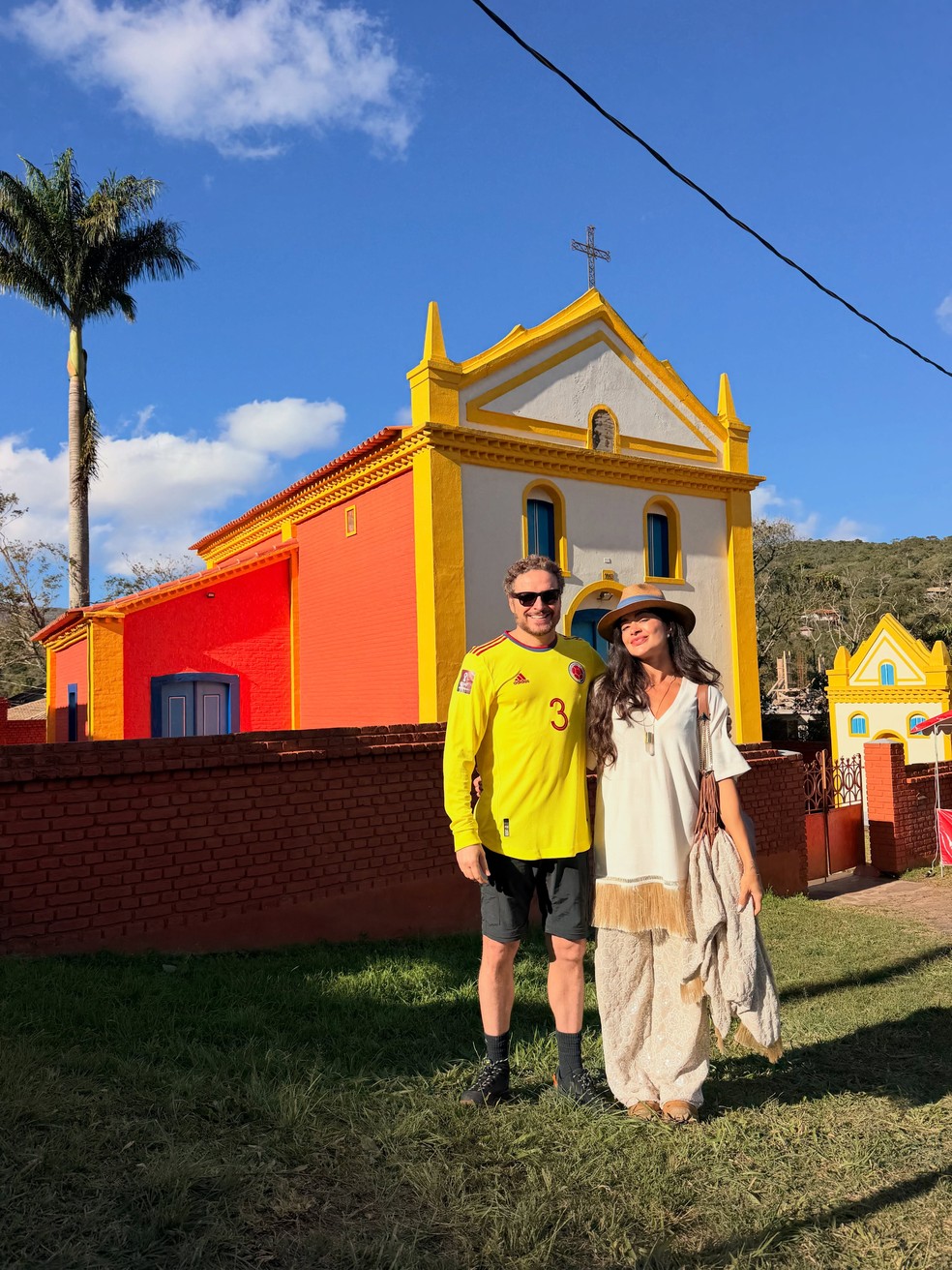 Aline Campos com o namorado em viagem para Ibitipoca, Minas Gerais — Foto: Reprodução/Instagram