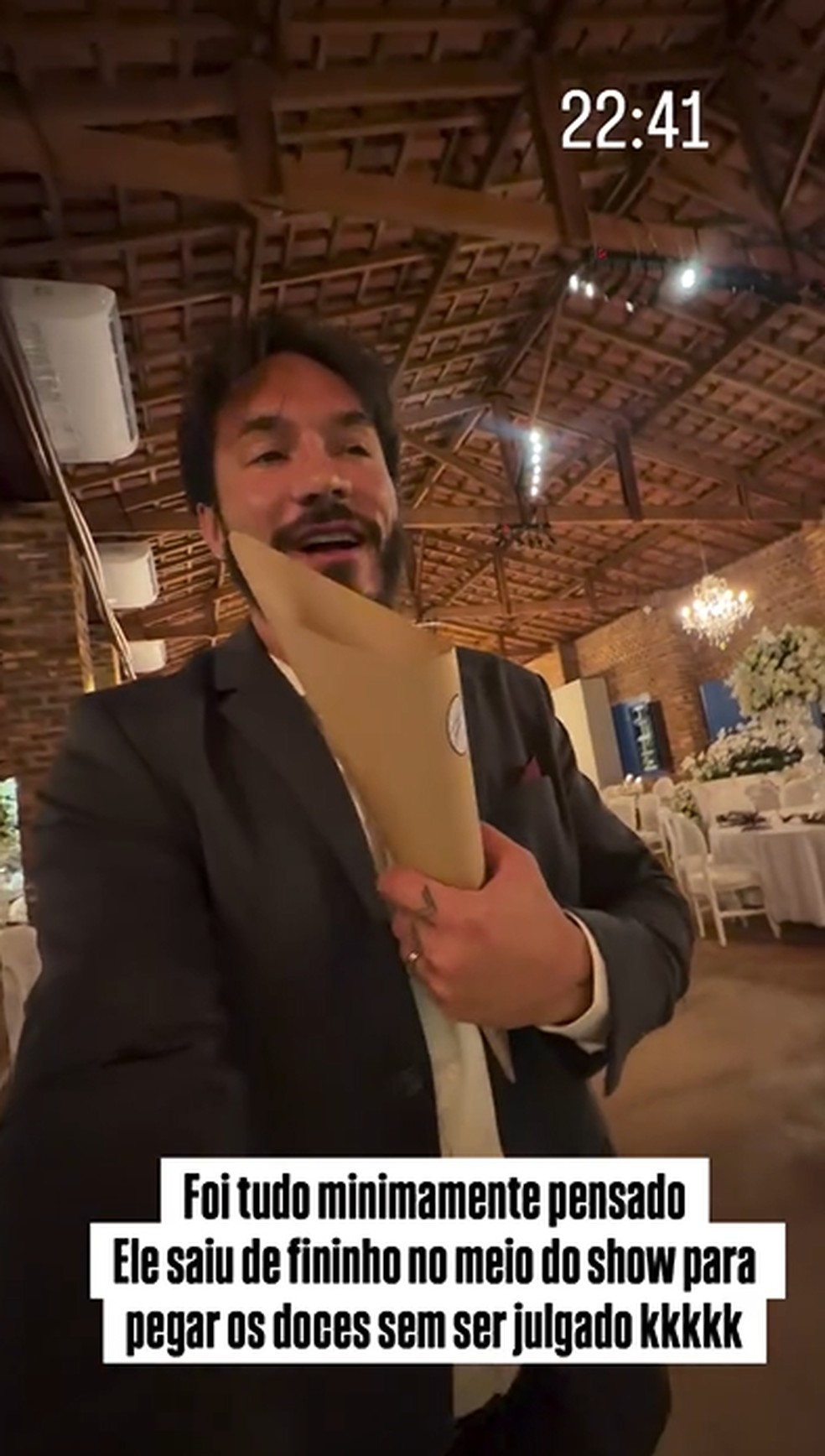 Eliezer e Viih Tube deram escapadinha para comer em casamento — Foto: Reprodução/Instagram