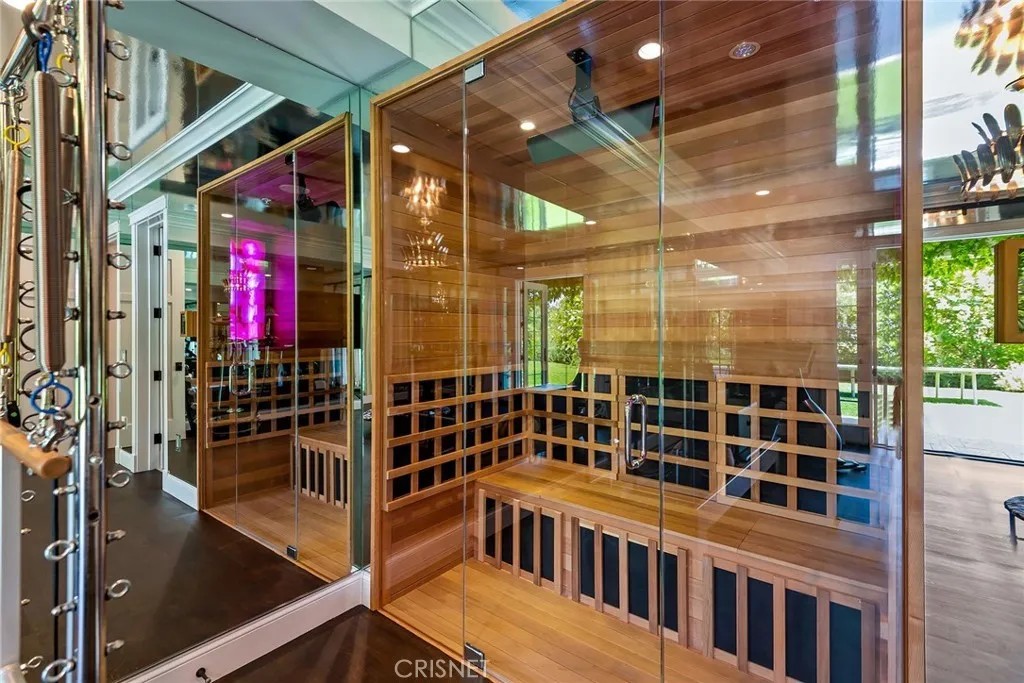 Sylvester Stallone coloca mansão em Hidden Hills à venda por US$ 22,5 milhões — Foto: Realtor