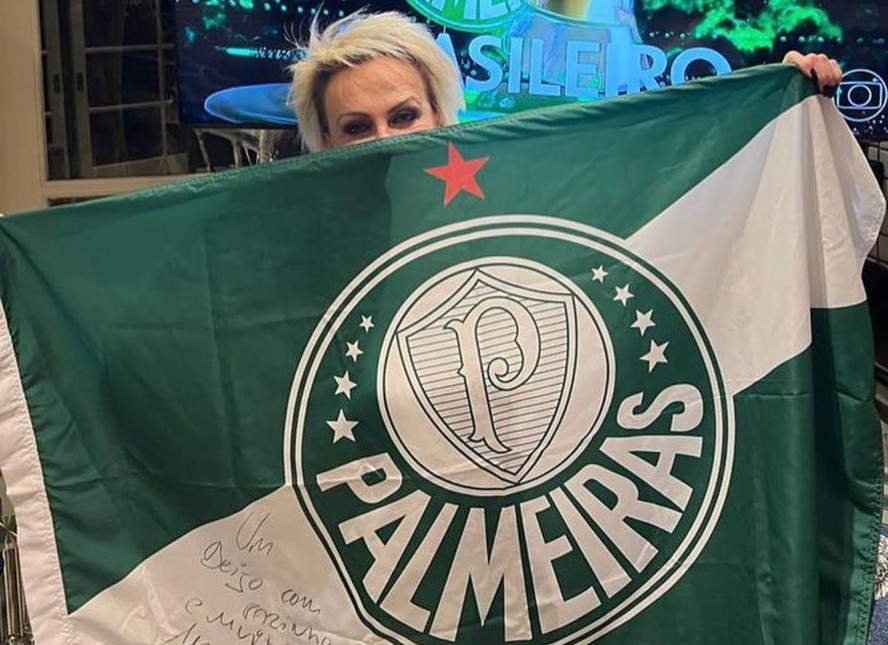 Ana Maria Braga celebra vitória do Palmeiras no Brasileirão