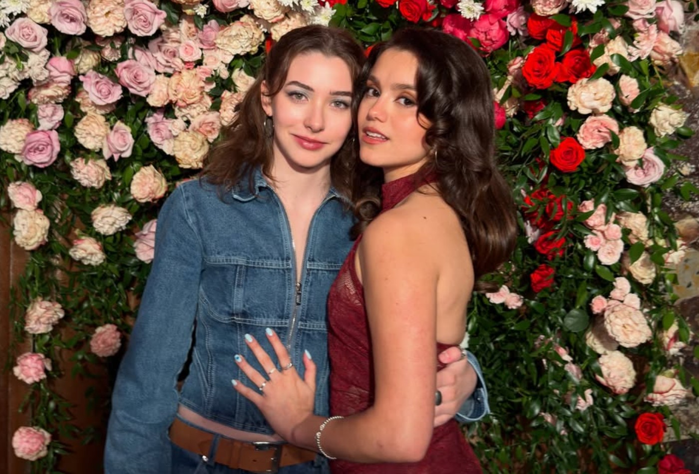 Elisa Annenberg posta com namorada no Dia da Visibilidade Lésbica e ganha comentário de Lucas Jagger