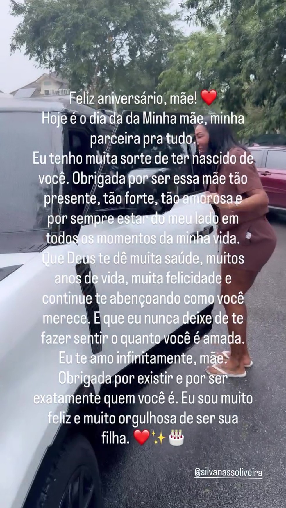 Silvana Oliveira ganha carrão de presente da filha, Ludmilla, e do marido, Renato Araújo — Foto: Reprodução/Instagram