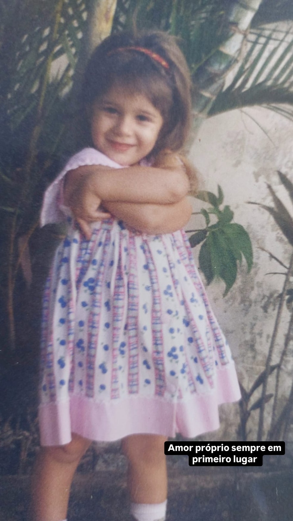 Karoline Lima resgata fotos da infância e semelhança com a filha, Cecília, choca internautas — Foto: Reprodução/Instagram