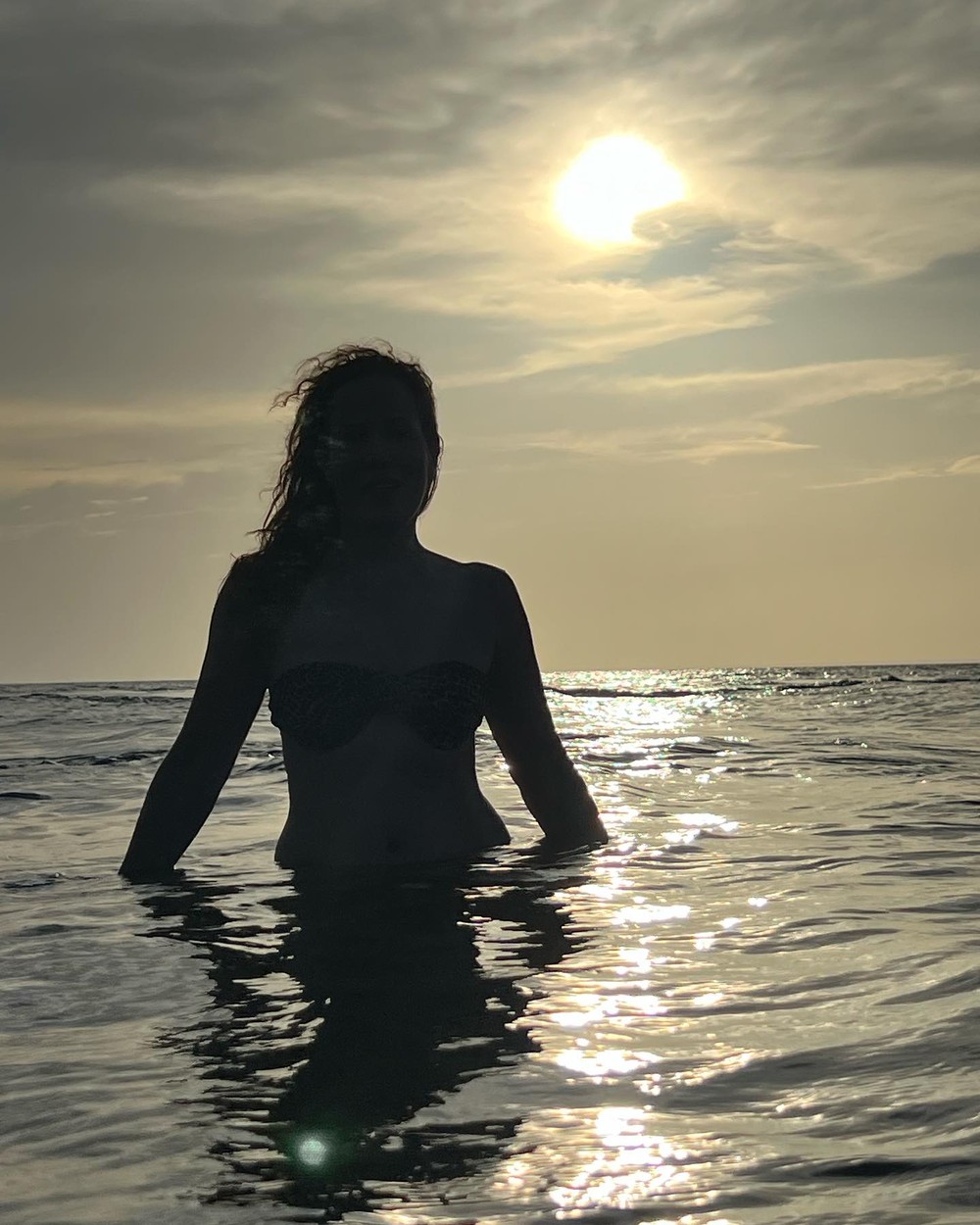 Regina Volpato curte praia com amigos - Foto: Reprodução  Instagram 