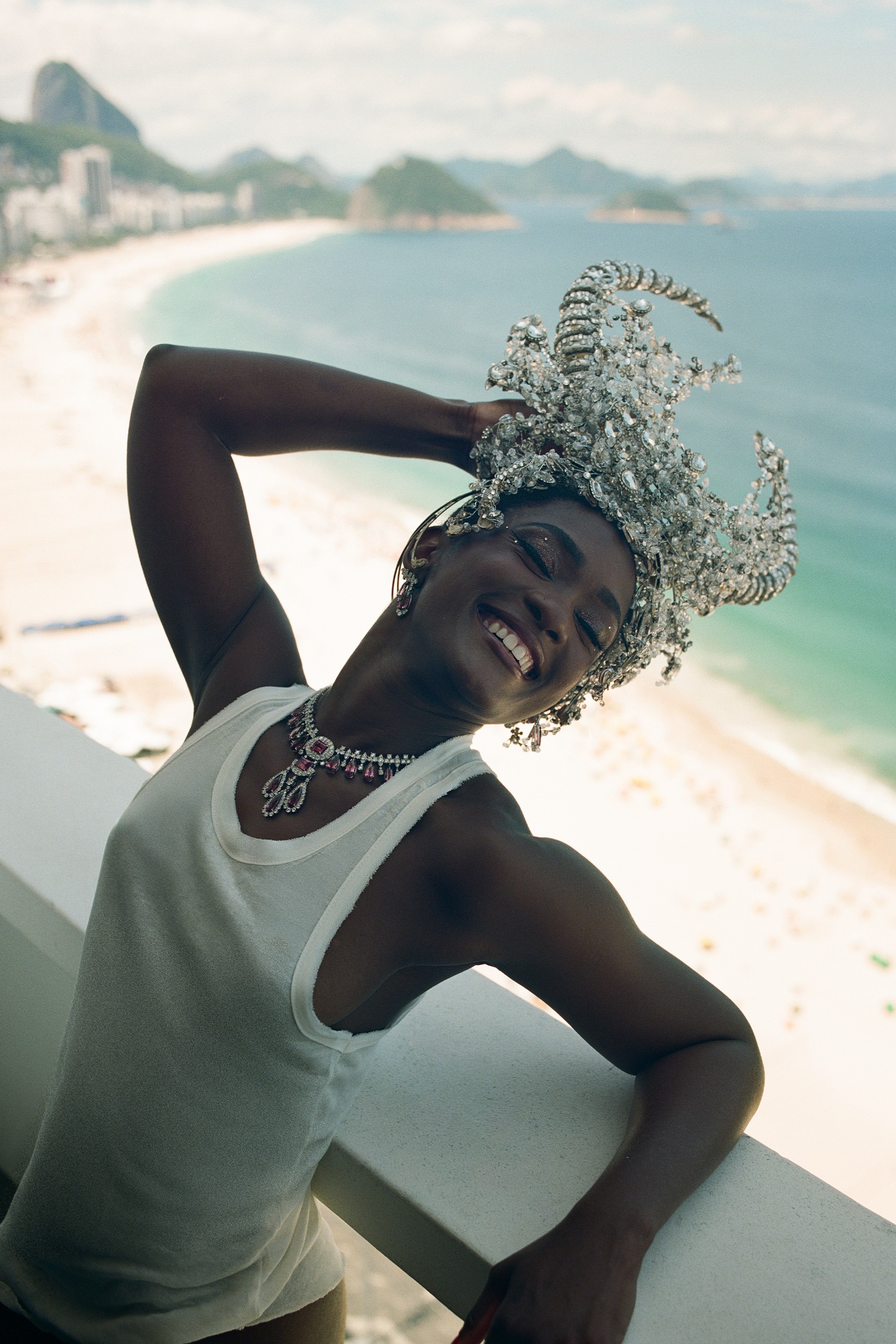 Erika Januza est&aacute; de volta: 'Carnaval &eacute; conex&atilde;o'