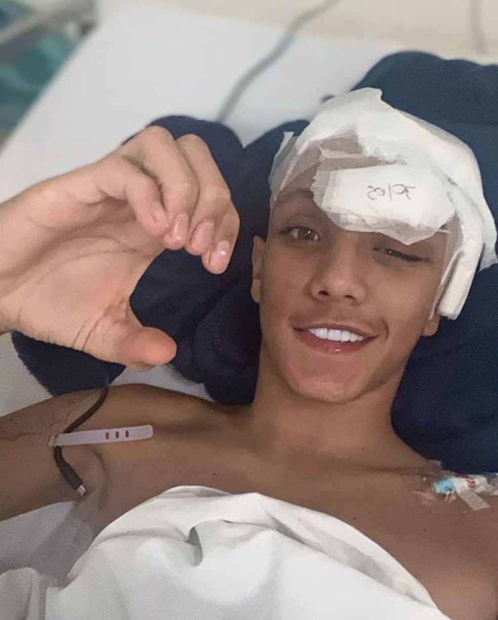 Vídeo: Influenciador Meno Kabrinha dança e sorri em hospital após levar  tiro na cabeça