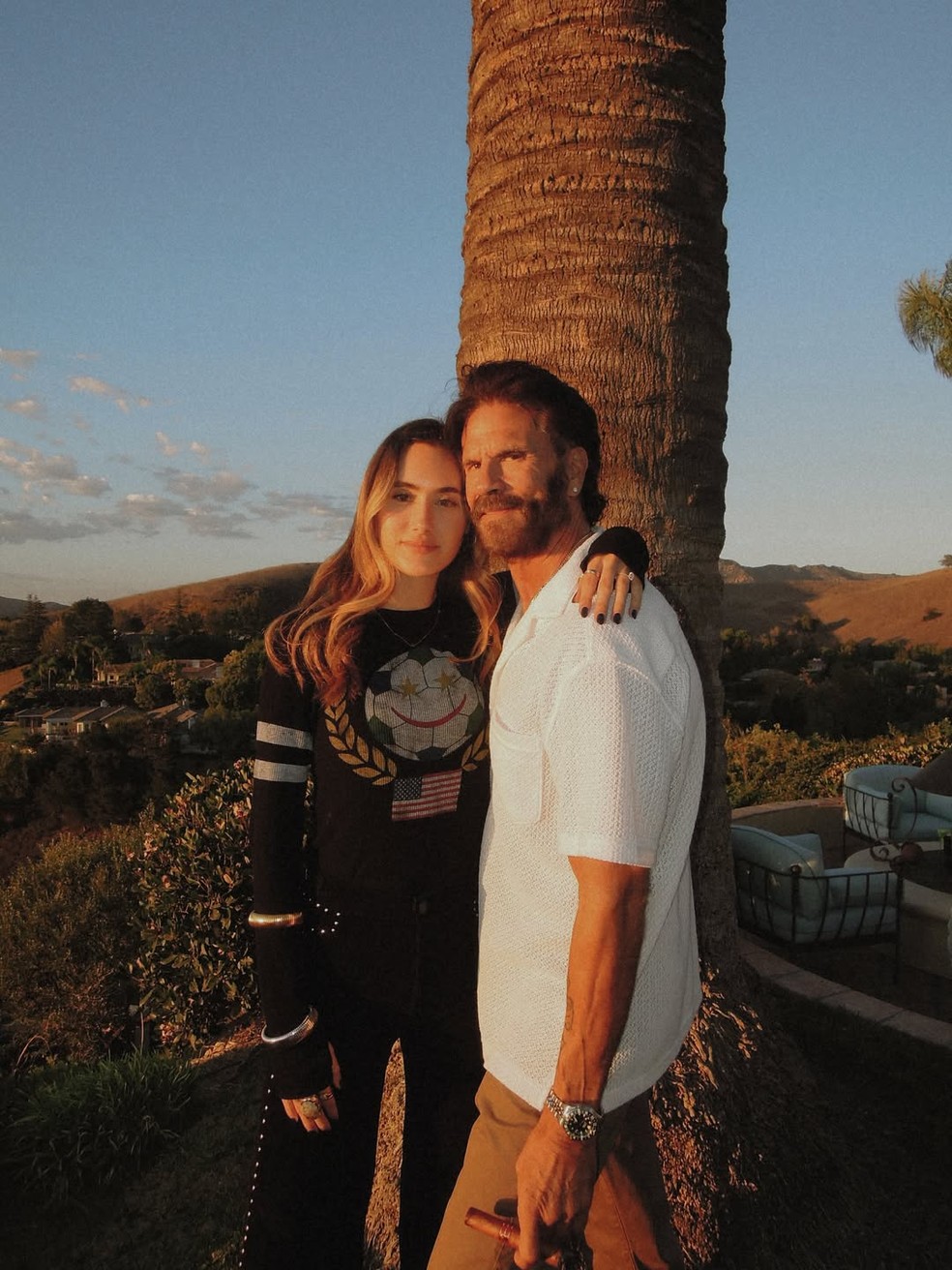 Heather Locklear comemora os 65 anos com família e o namorado, Lorenzo Lamas — Foto: Reprodução/Instagram