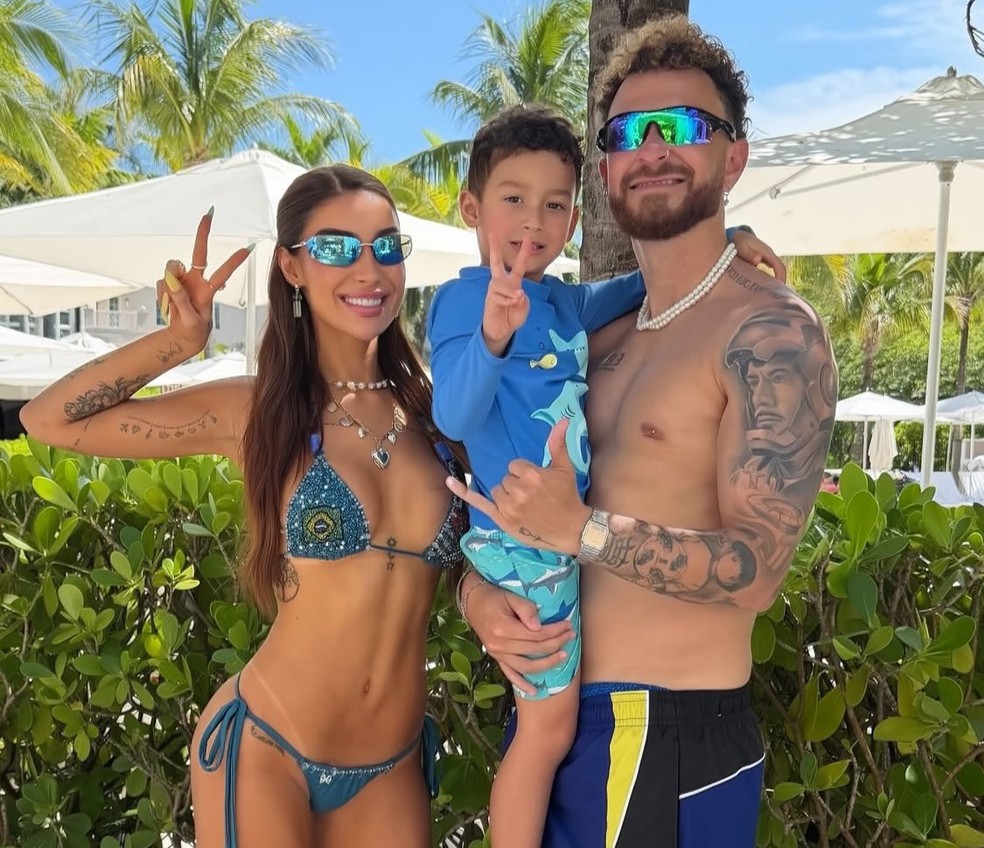 Ex-casal, Bianca Andrade e Fred Bruno curtem Miami com o filho, Cris — Foto: Reprodução/Instagram