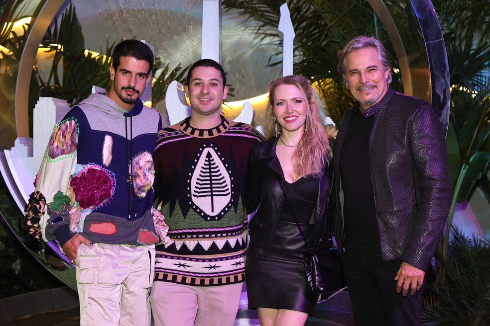 Enzo e Edson Celulari, Juan Moraes e Karin Koepke na última noite de The Town — Foto: Rafael Cusato/Quem