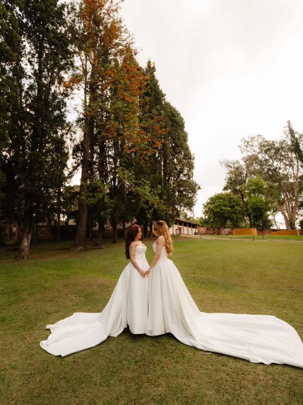 Mari Fernandez comemora um ano de casamento com Júlia Ribeiro — Foto: Reprodução/Instagram