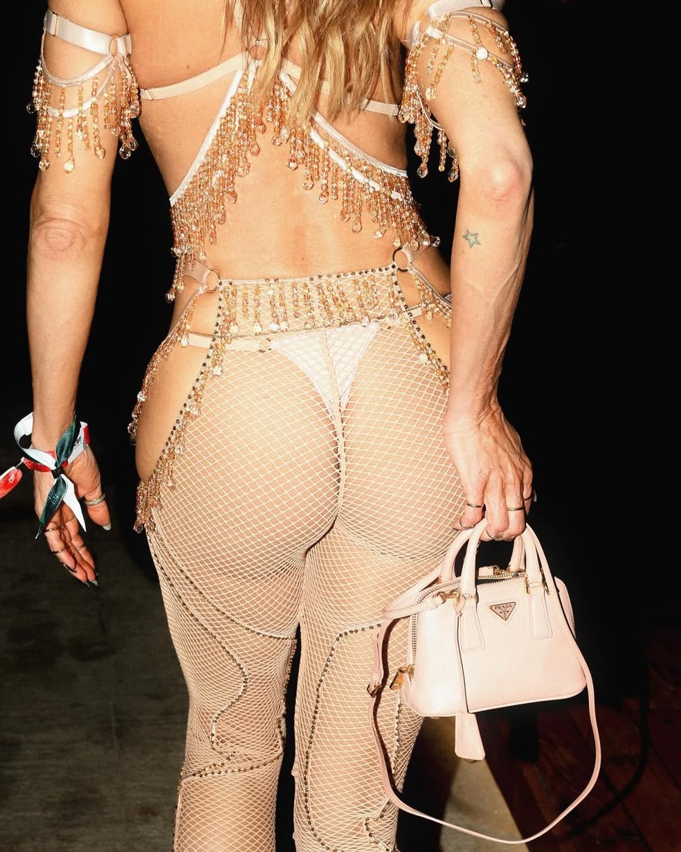 Luciana Gimenez aposta em look nude com transparência — Foto: Reprodução/ Instagram