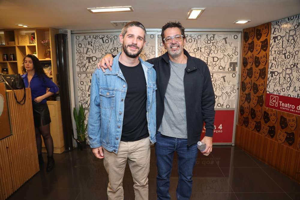 Andréia Sadi e André Rizek fazem aparição rara juntos em estreia de ...