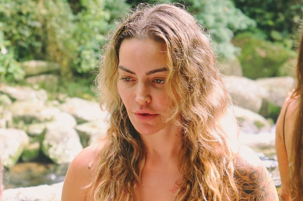 Laura Keller surge de biquíni em retiro de tantra yoga — Foto: Reprodução/Instagram
