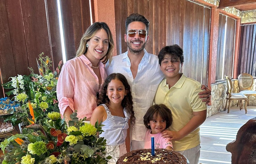 Wesley Safadão reúne família após anunciar afastamento dos palcos