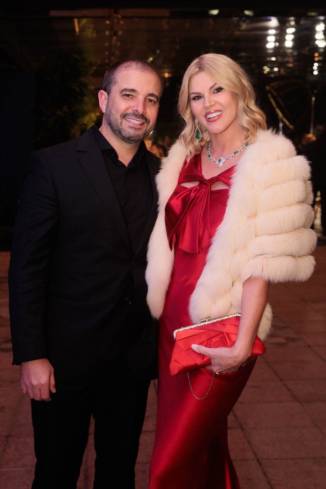 Ana Maria Braga e Val Marchiori vão com os respectivos maridos a evento ...