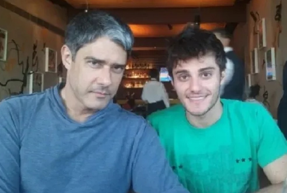 O jornalista William Bonner e o ator Hugo Bonemer são primos — Foto: Reprodução/Instagram
