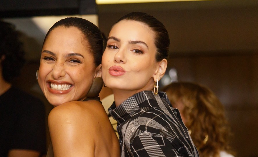 Camila Pitanga E Camila Queiroz