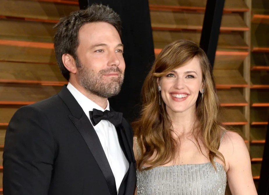 Ben Affleck se retrata por sugerir que casamento com Jennifer Garner