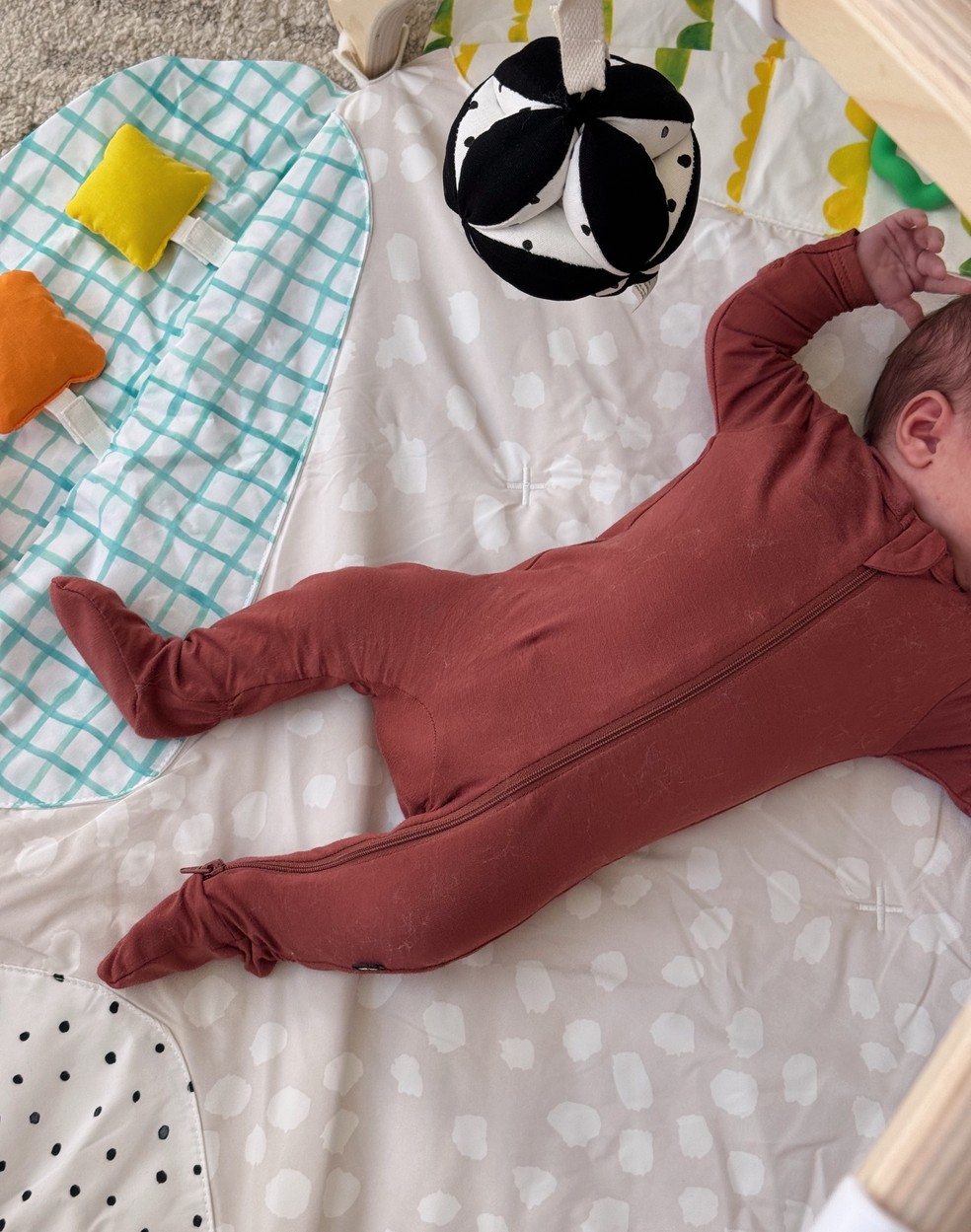 Esposa de Taylor Lautner celebra primeiro mês da filha — Foto: Reprodução/Instagram