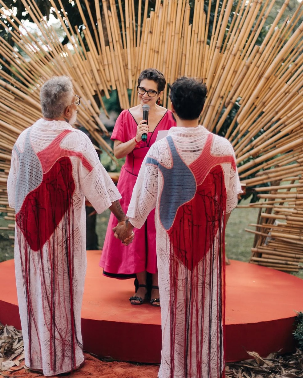Sandra Annenberg celebra casamento de Ronaldo Fraga e Rodrigo Januário em Goiás — Foto: Reprodução/Instagram