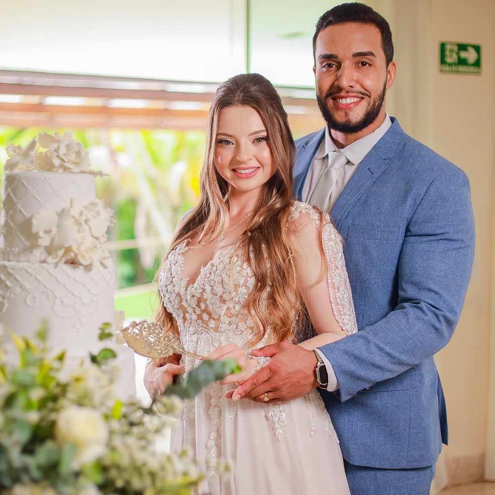 Personal Trainer de Virginia ao lado da esposa  Foto: Reproduo/Instagram