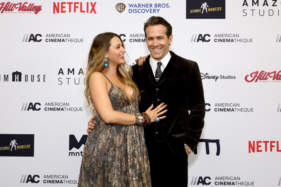 Blake Lively e Ryan Reynolds no Annual American Cinematheque Awards — Foto: Getty Images