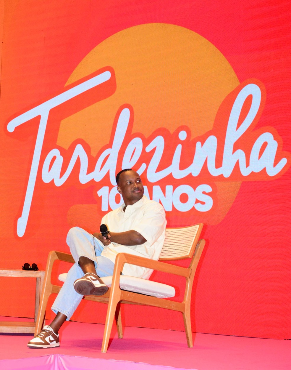 Thiaguinho anuncia turnê de 10 anos do Tardezinha