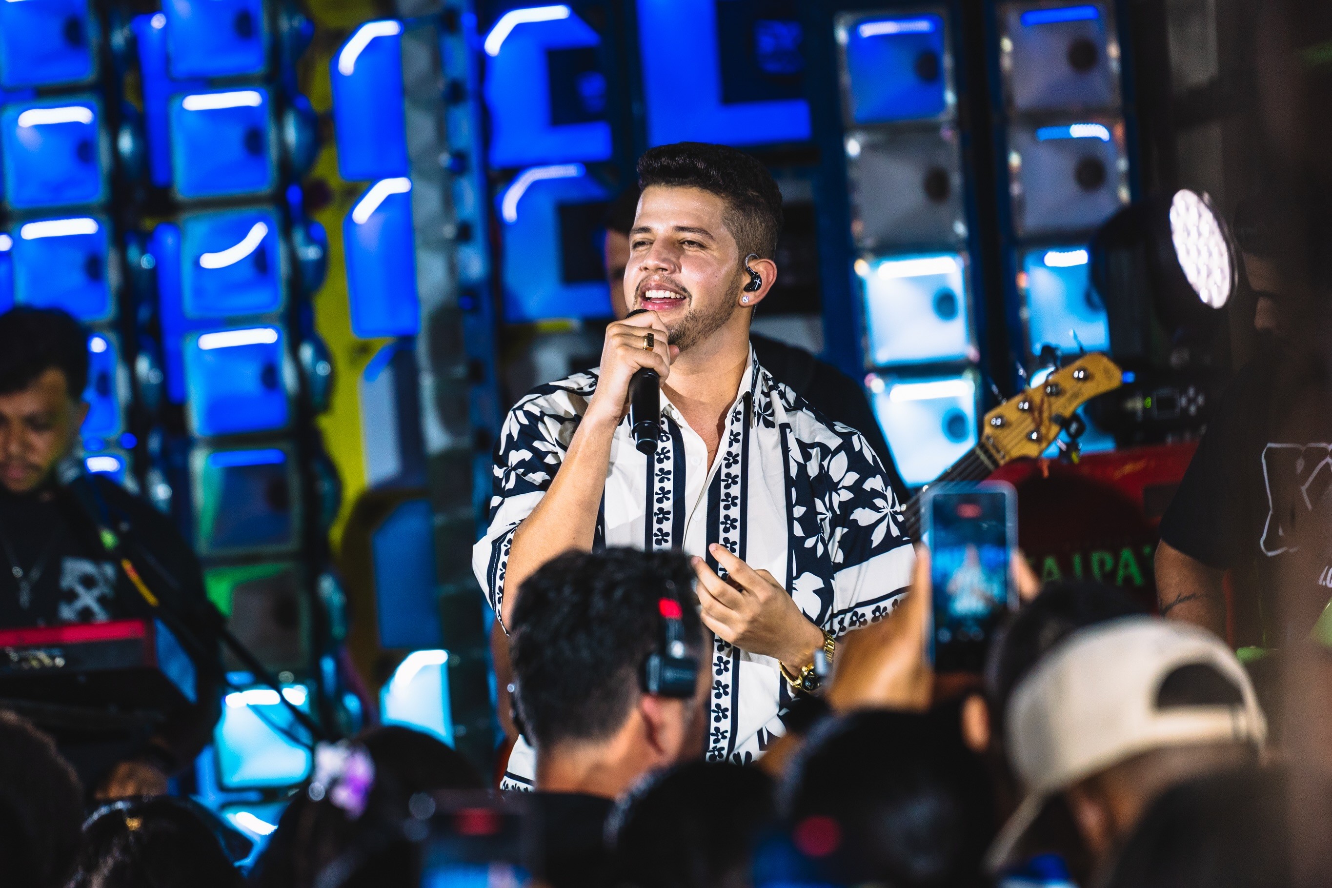 Sucesso no arrocha, Nadson O Ferinha leva show grandioso à sua cidade: 'Nunca quero esquecer de onde vim'