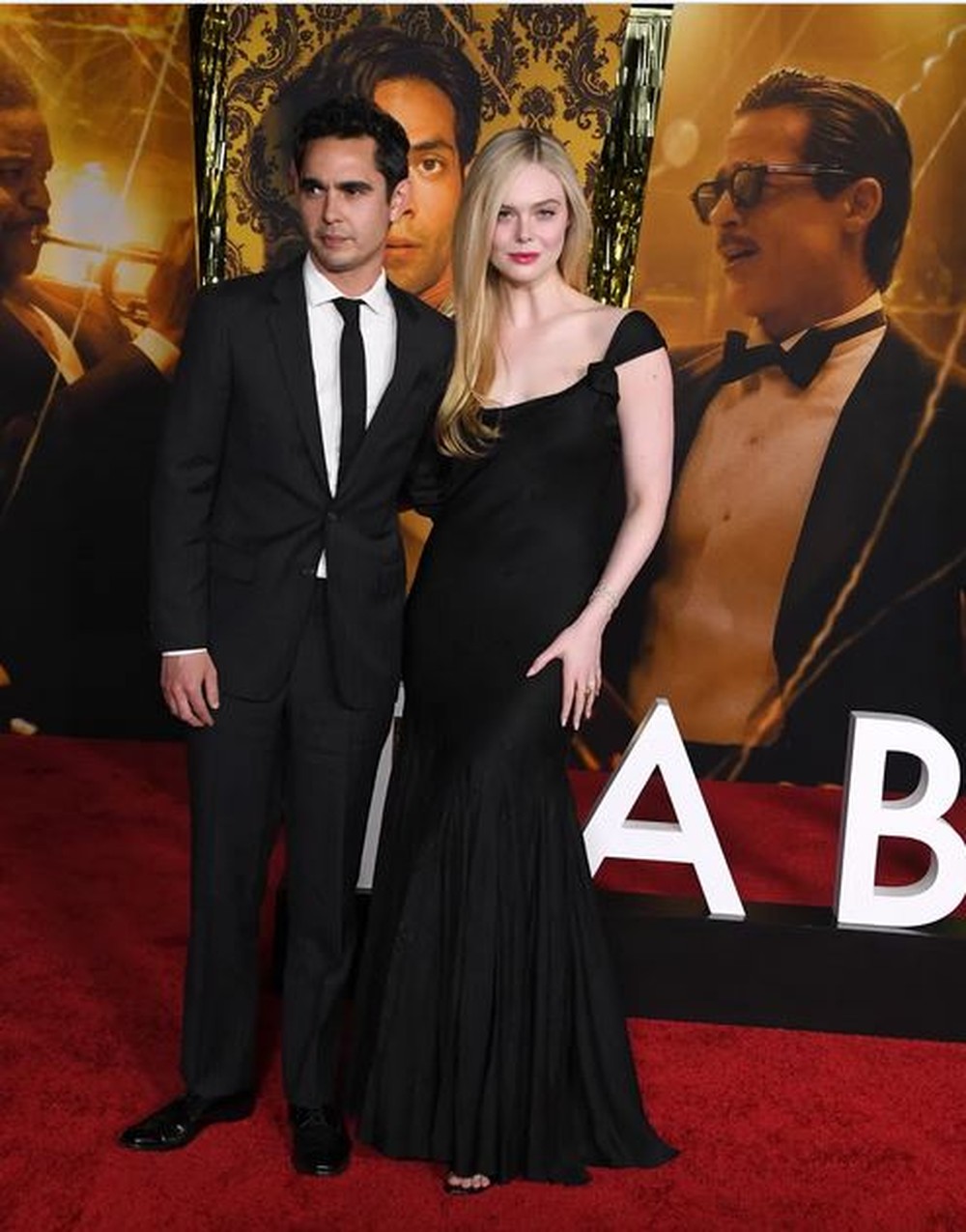 Elle Fanning assume namoro com Max Minghella; ator é 13 anos mais velho
