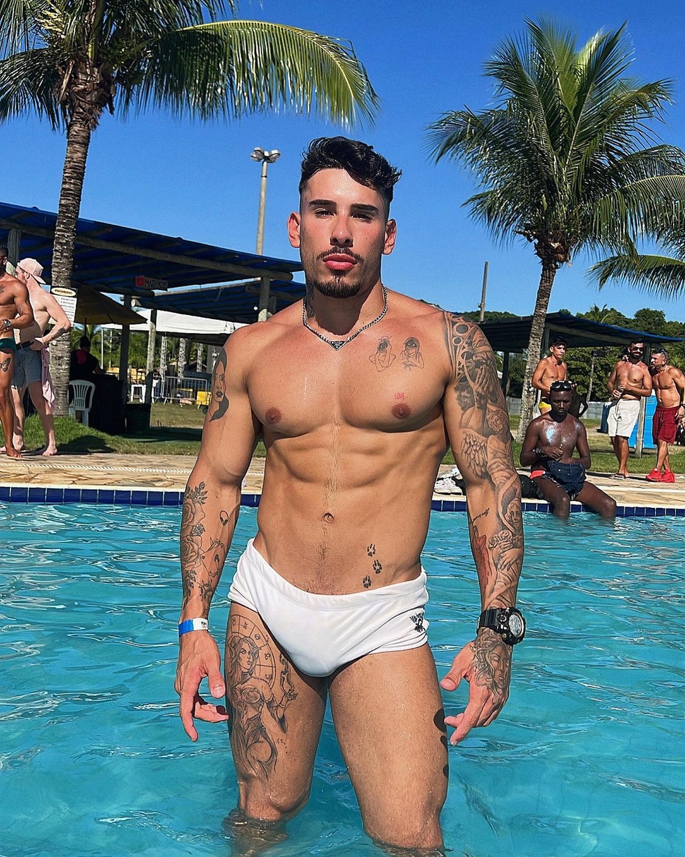 Ator pornô gay é internado involuntariamente para tratar dependência química