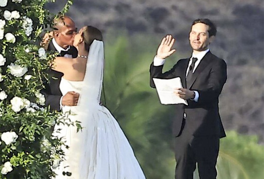 Tobey Maguire celebra casamento da ex-mulher, Jennifer Meyer, com Geoffrey Ogunlesi