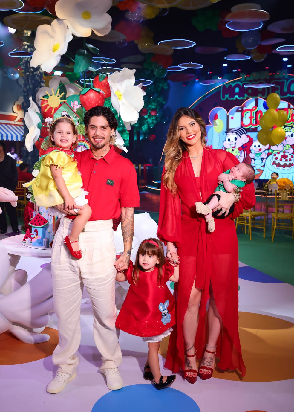 Virginia Fonseca ostenta look de luxo para aniversário de 2 anos de Maria  Flor