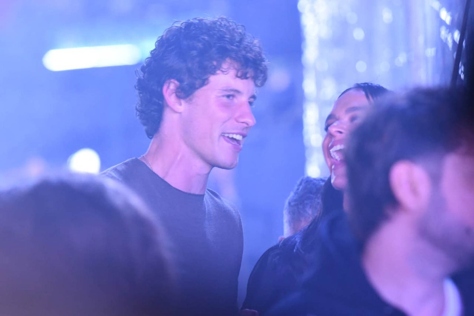 Shawn Mendes e Bruna Marquezine — Foto: Brazil News