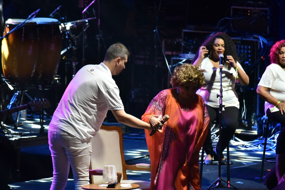 Alcione passa mal durante show — Foto: Felipe Souto Maior/AgNews