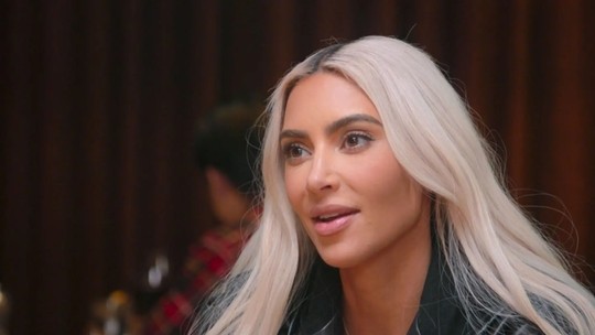 Kim Kardashian admite novo affair e faz mistério: 'Ele atende aos padrões'