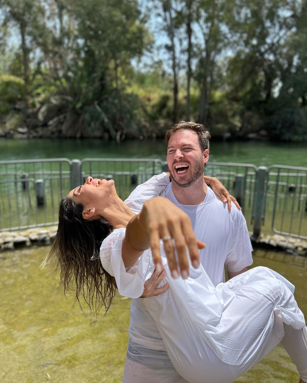 Maira Cardi é pedida em casamento por Thiago Nigro — Foto: Reprodução/Instagram