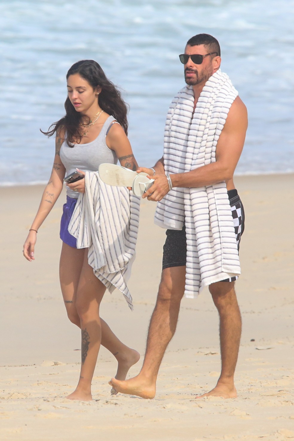 Cauã Reymond com Luana Mandarino, apontada como sua nova namorada — Foto: Dilson Silva/AgNews
