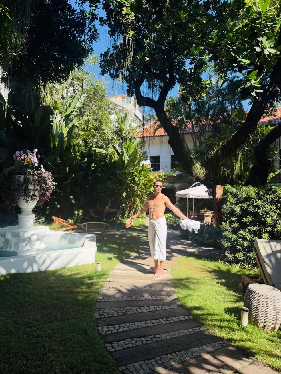 José Loreto abre álbum de fotos com Fernanda Marques — Foto: Repodução/Instagram