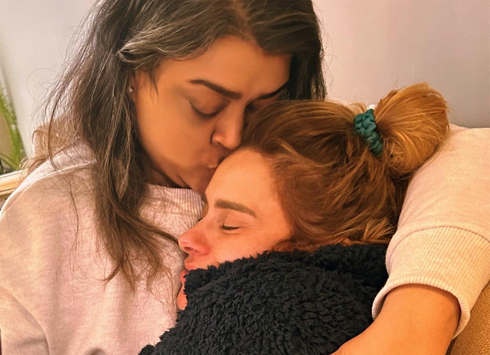 Carolina Dieckmmann se despede de Preta Gil, sua melhor amiga: 'Nosso amor é muito maior'