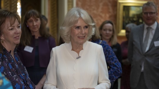 Ex-nora diz que a Rainha Camilla teve dificuldades de enfrentar os 'anos de ódio' do público