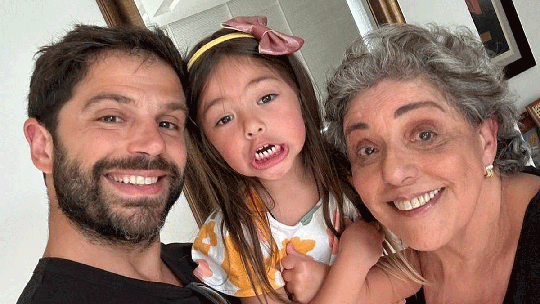 Leda Nagle compartilha momentos com Duda Nagle e a neta Zoe no Rio