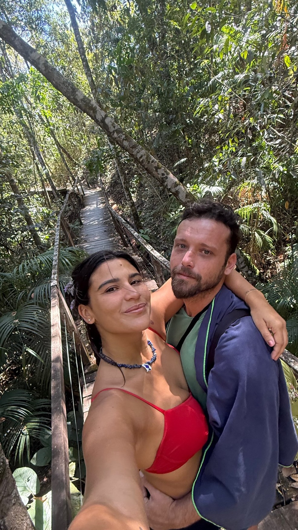 Giulia Costa com novo namorado — Foto: Reprodução/Instagram
