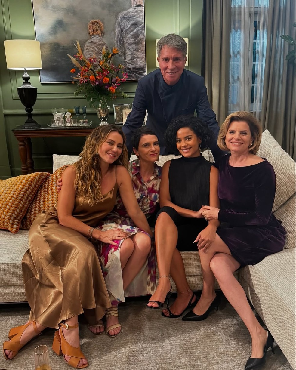 Paolla Oliveira compartilha imagens dos bastidores de 'Vale Tudo' — Foto: Reprodução/ Instagram