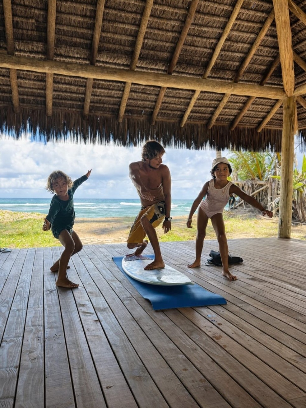 Ticiane Pinheiro curte a Bahia com a filha caçula, Manuella — Foto: Reprodução/Instagram