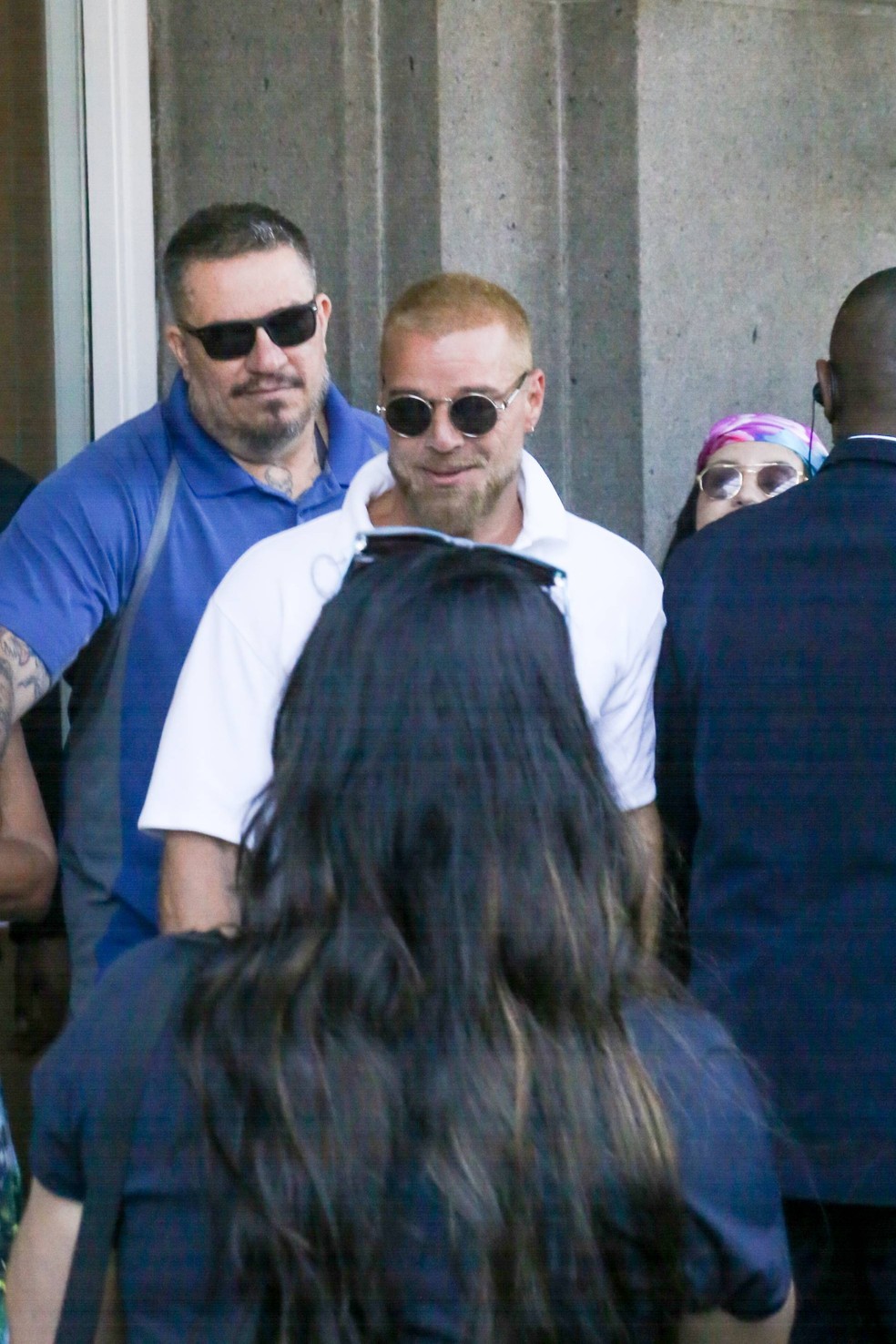 Ricky Martin é tietado por fãs na porta do Copacabana Palace, no Rio de Janeiro — Foto: JC Pereira/ Agnews