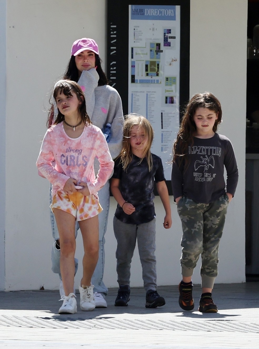 Megan Fox revela reação dos três filhos com a nova gravidez