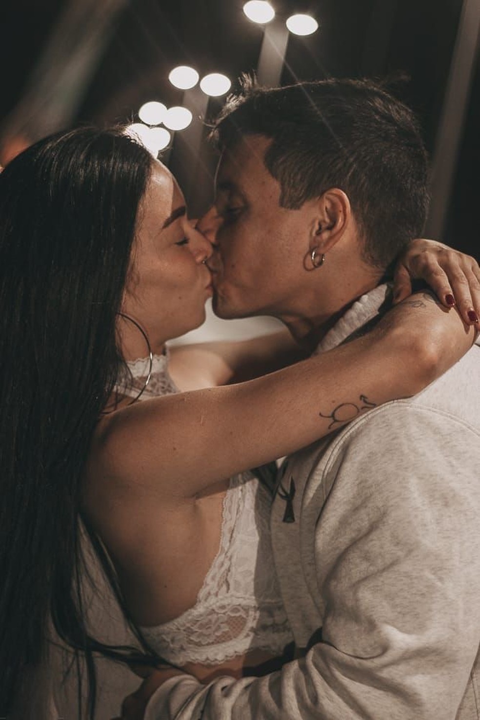 A Influenciadora que Revela Renda de R$70 Mil com Traição e o Marido que Busca o Recorde Mundial de 'Maior Corno'