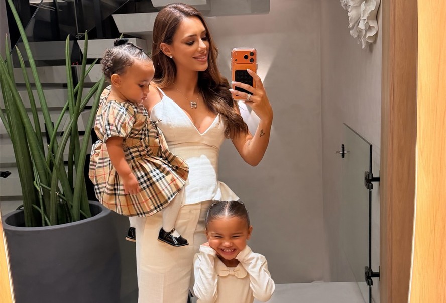 Bruna Biancardi mostra Mavie e Mel de looks de grife de mais de R$ 4 mil